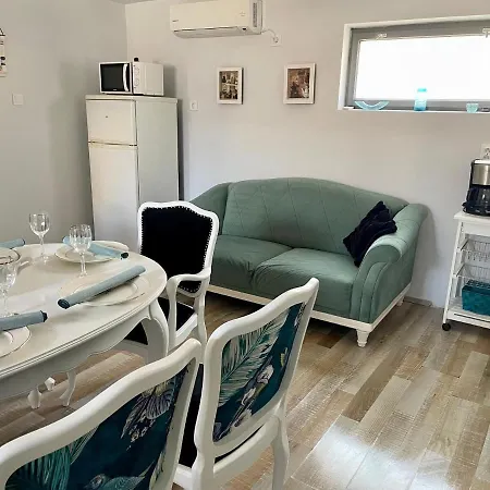 Erna Apartment